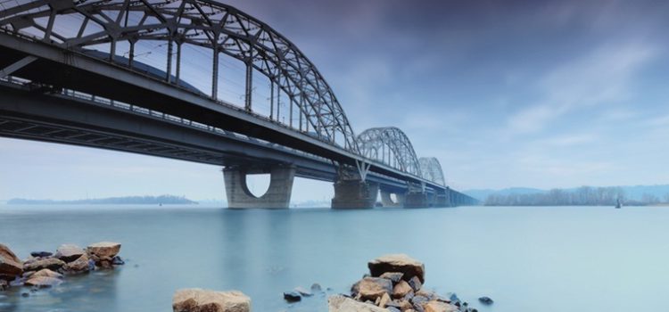 Движение по Дарницкому мосту могут закрыть